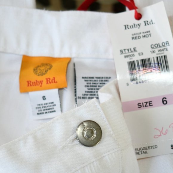 RUBY Road White Jeans - Picture 5 of 5